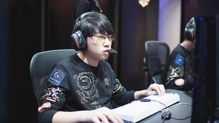 等队在外援 等队在外援